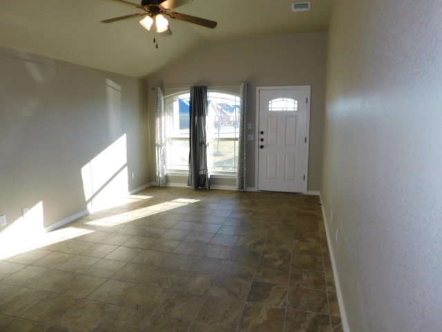 Building Photo - 703 Sladecek Dr