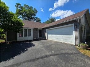 Building Photo - 9 Hepatica Ln