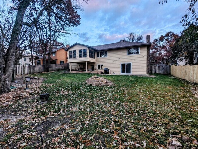 Building Photo - 11884 Evergreen Cir NW