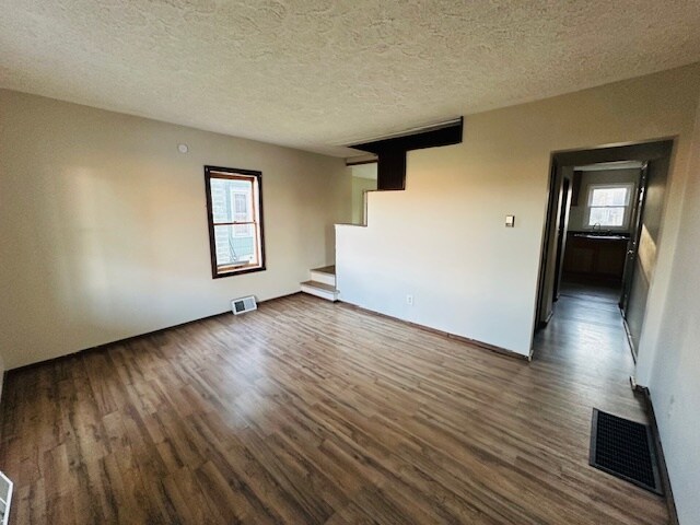 Comedor - 619 N Lehigh Ave