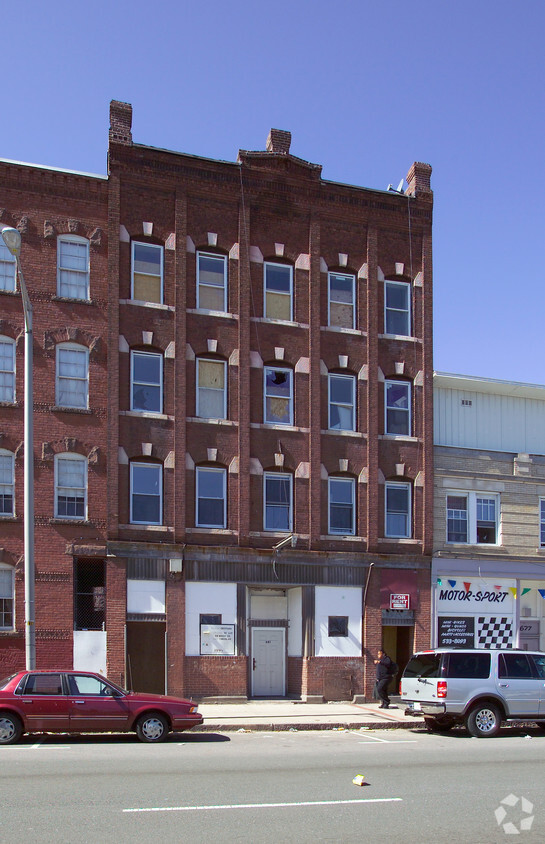 Front of Building - 679-681 High St