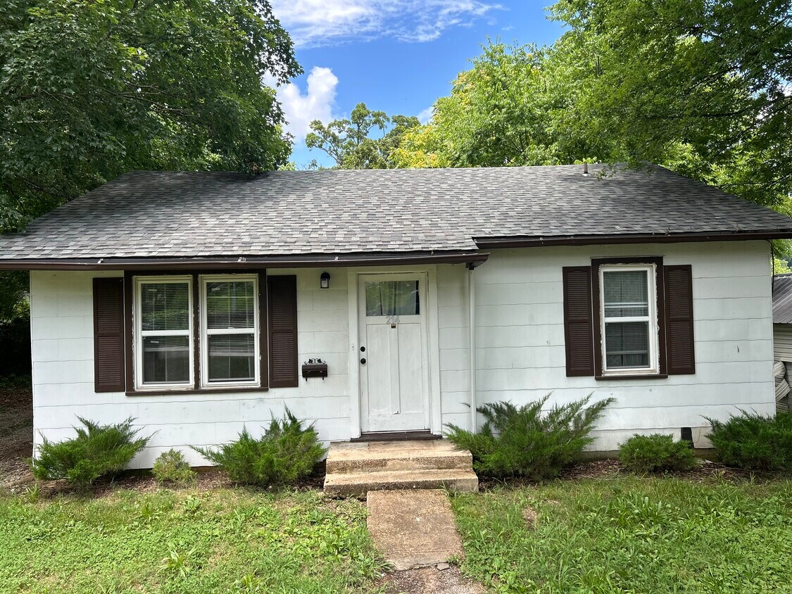 Foto principal - 214 Poplar St