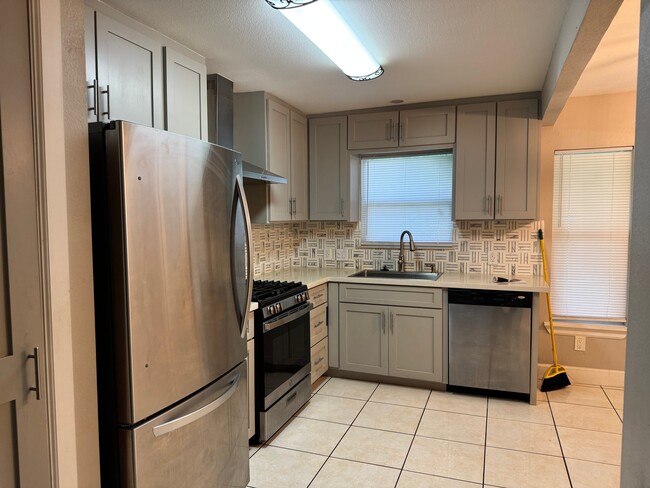 Foto del edificio - 2413 9th Ave N