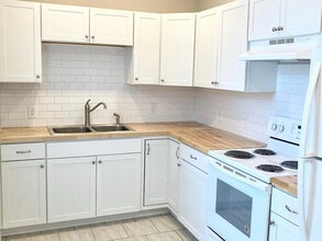 Building Photo - 77 E Broad St