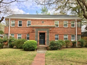 Building Photo - 118 S Waccamaw Ave
