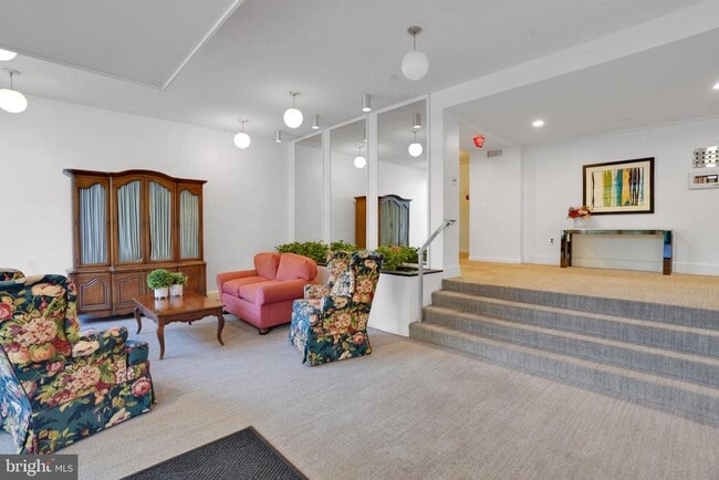 Building Photo - 2100 Washington Ave