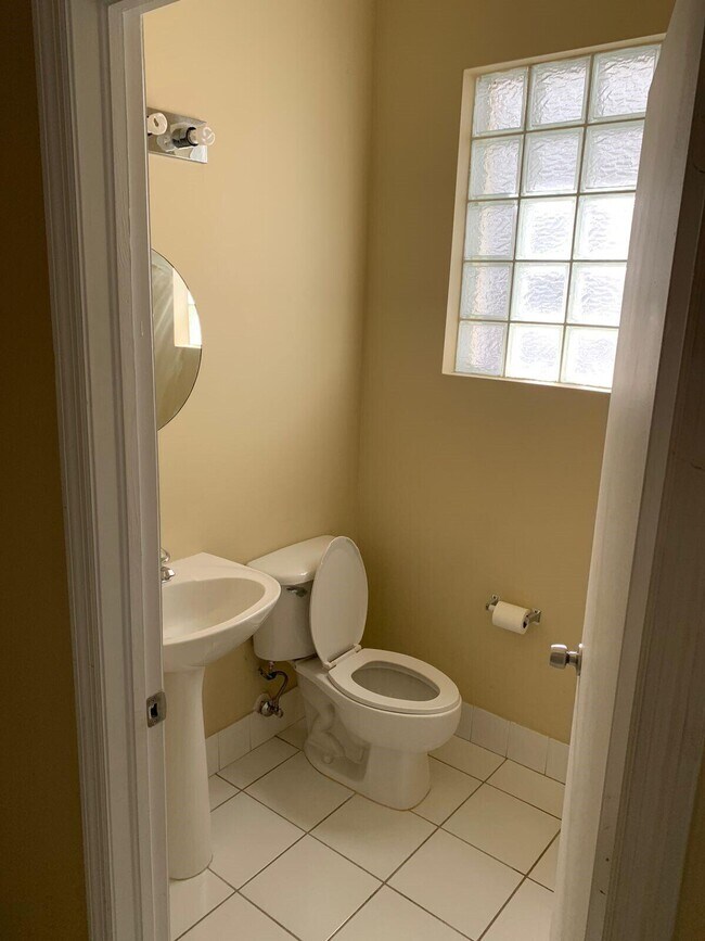 5076 SW 38th Way - 4