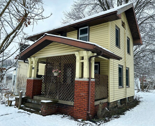 Building Photo - Two Bedroom Home Coming Soon in Grove City
