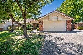 Building Photo - 206 Bowden Ct