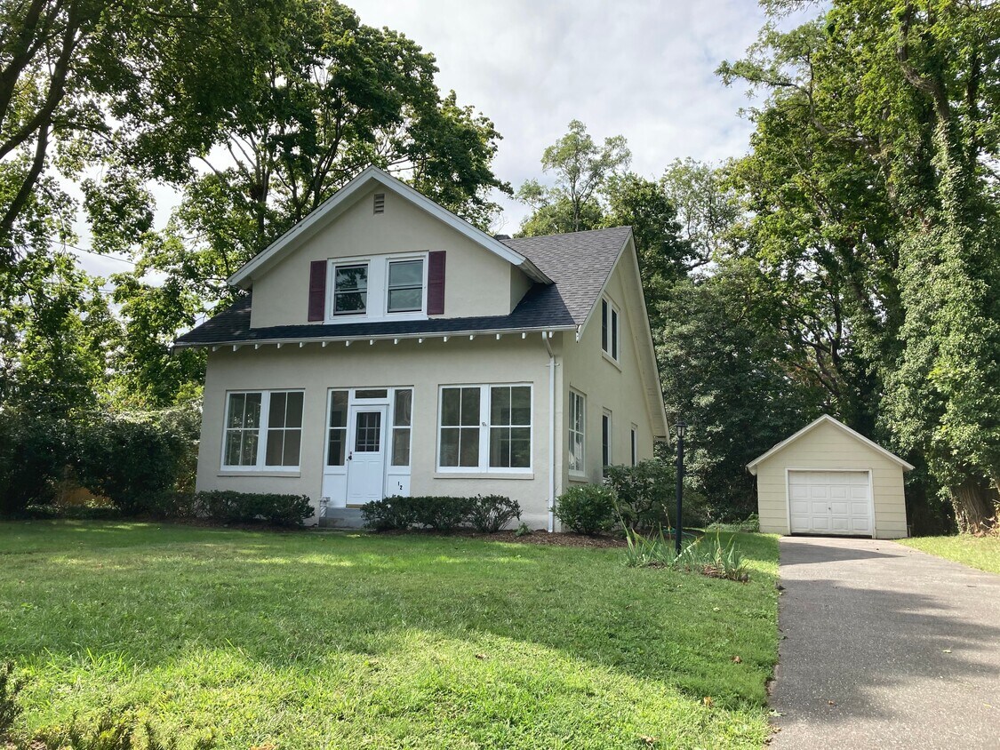 Primary Photo - 12 Stony Brook Ave