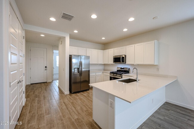 Building Photo - 17341 W Smoketree Dr