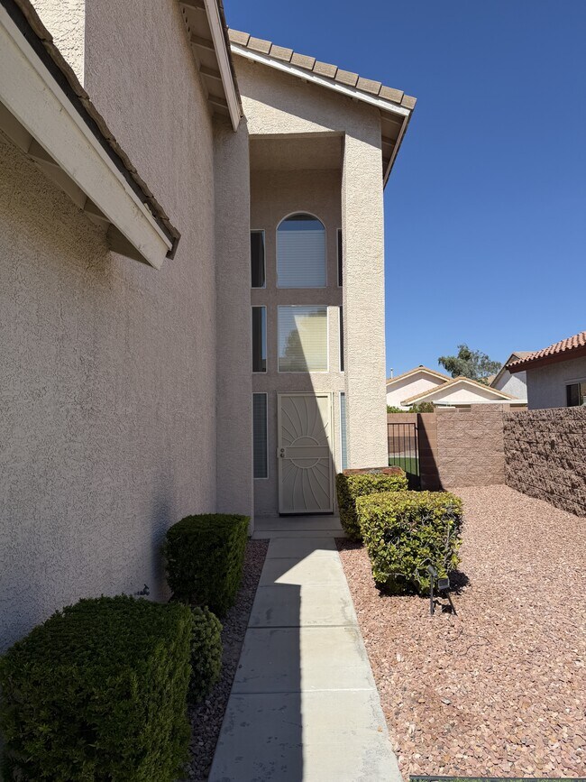 Building Photo - 2456 Sheltered Meadows Ln