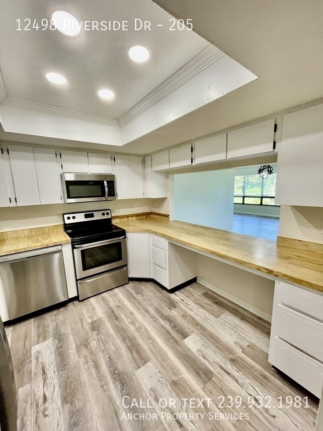 Foto del edificio - 12498 Riverside Dr