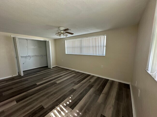 Building Photo - 1645 Plum Tree Rd