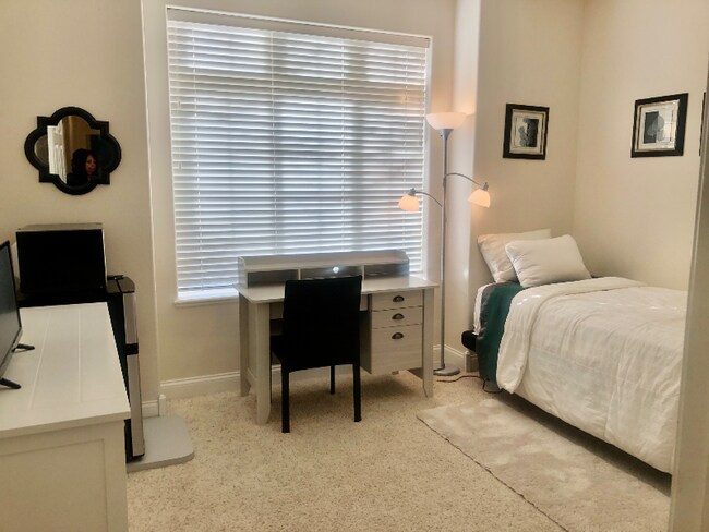 Foto del edificio - 66 Notting Hill Ln