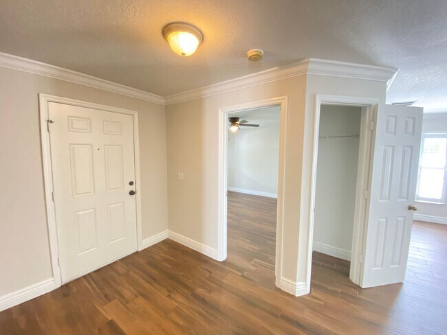 Building Photo - 15353 Perdido Dr