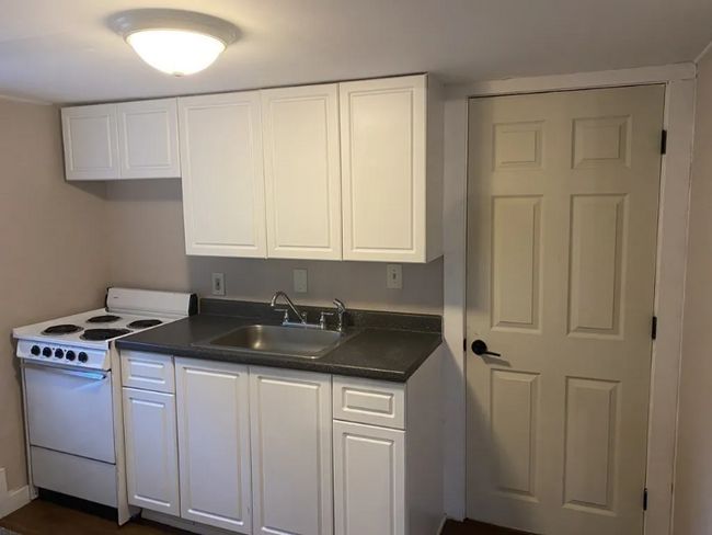 72 Stony Hill Rd Unit 3, Hampden, MA 01036 - Room for Rent in Hampden ...