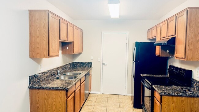 Building Photo - Updated 2 Bed/2 Bath Condo at Baseline Rd ...