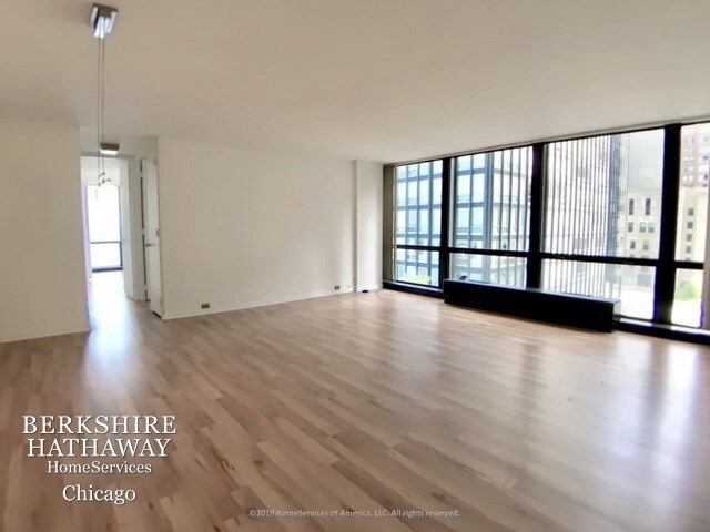 Building Photo - 900 N Lake Shore