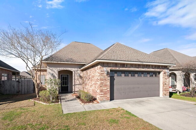 Building Photo - 37184 Sills Dr