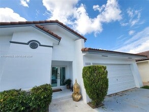 Building Photo - 15152 SW 63rd Ter