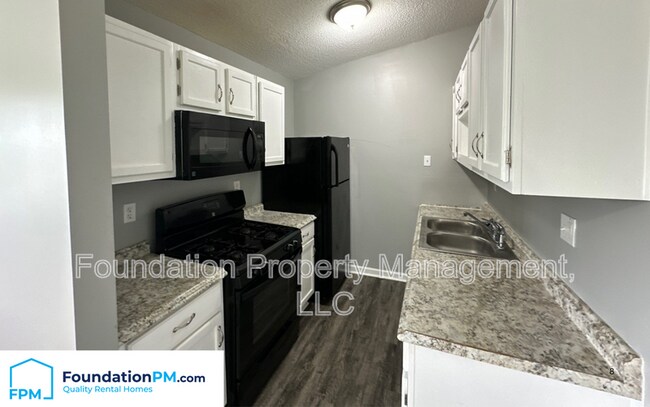 Foto del edificio - 593 Bonwood Ave