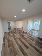 Building Photo - 4110 Ella Blvd