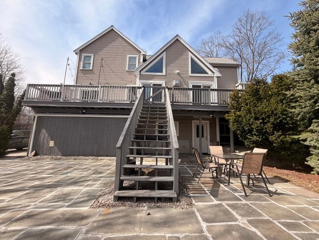 Building Photo - 532 East St