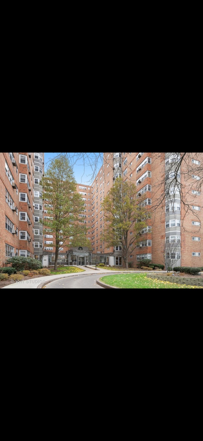 Building Photo - 4970 N Marine Dr