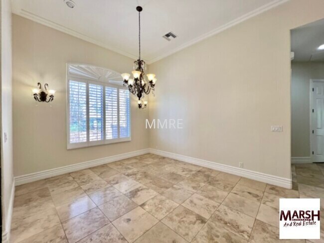 Building Photo - Resort style custom home with 6 bedrooms and private pool in Chandler!