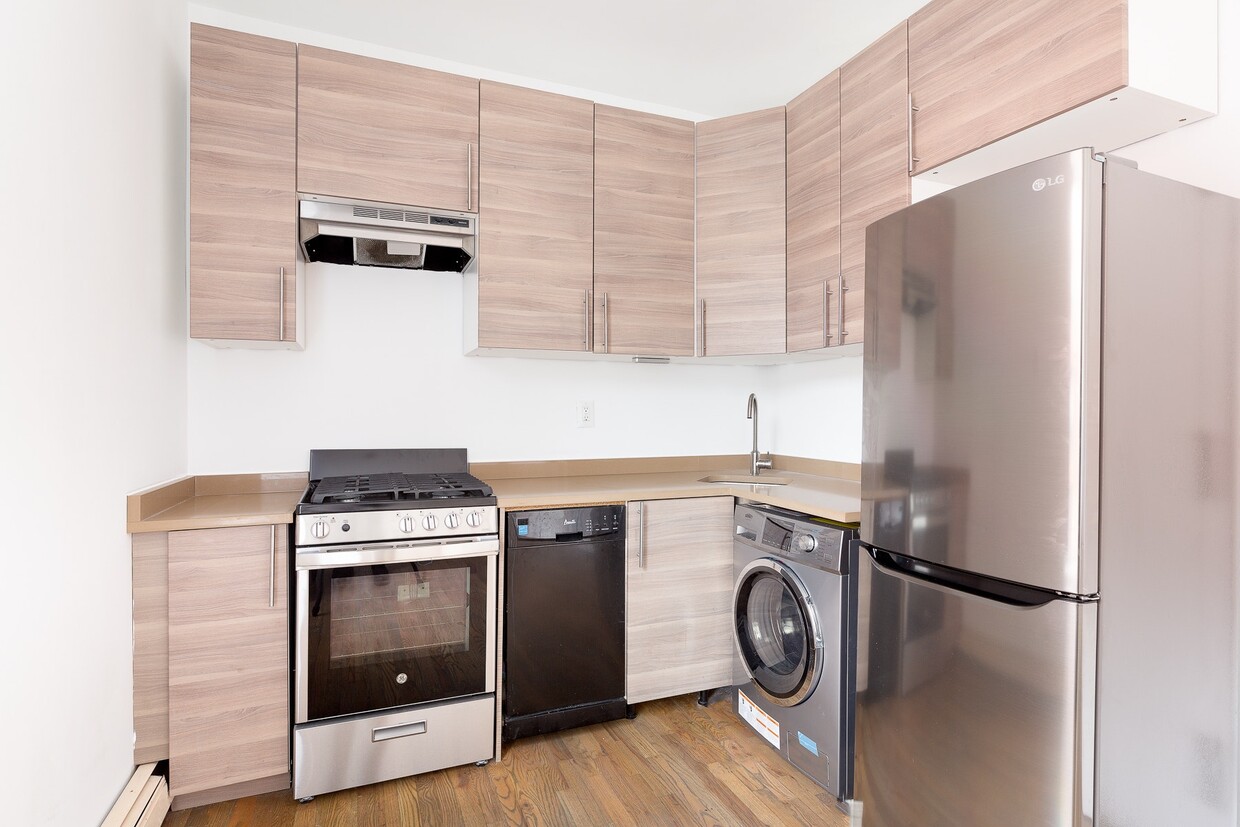 Building Photo - Sunny Studio in Prime Park Slope