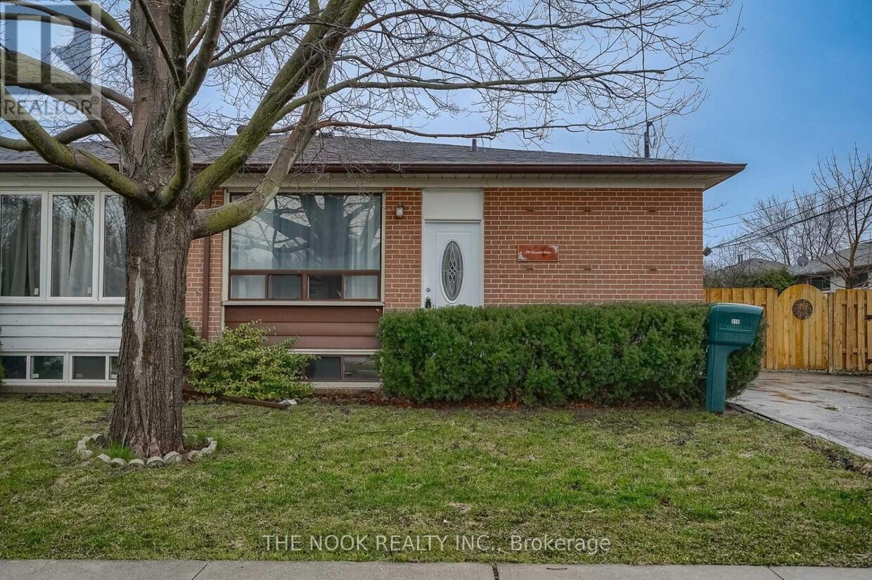 Photo principale - 216 Rosedale Dr