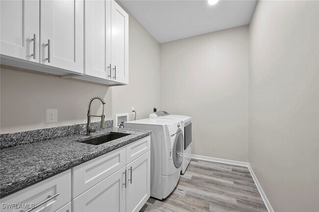 Foto del edificio - 9342 Lake Abby Ln
