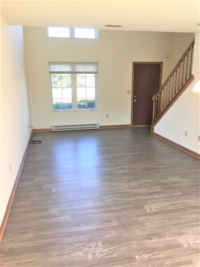 Living Room - W1088 Lewis Ln