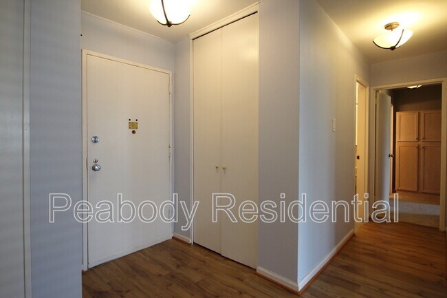 Foto del edificio - 4501 Arlington Blvd