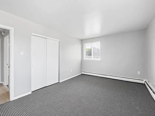Building Photo - 1412 72nd Ave