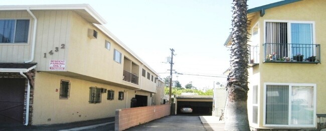 Building Photo - 1432 E Maple St