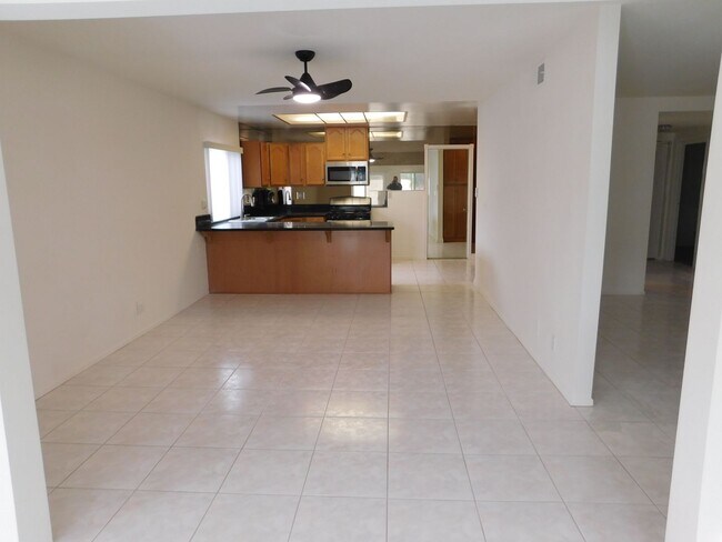 Building Photo - Pool Home! 4 Bedroom 2 Bath Pool Home