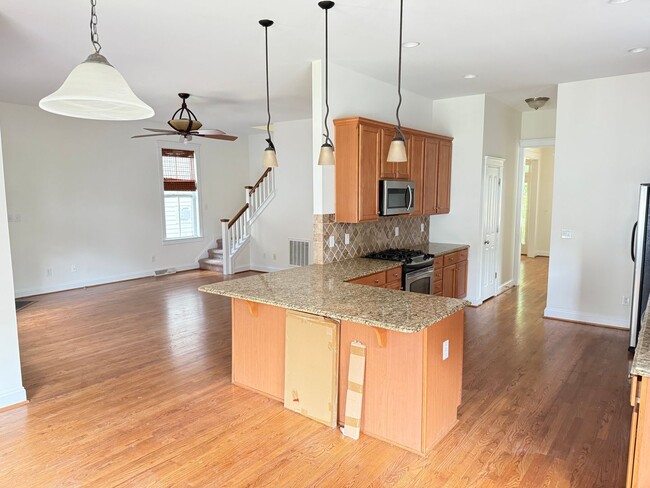 Building Photo - Charming 4-Bedroom Home in Monteith Park – Prime Huntersville Location