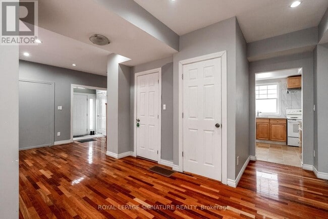 Building Photo - 6 Trueman St