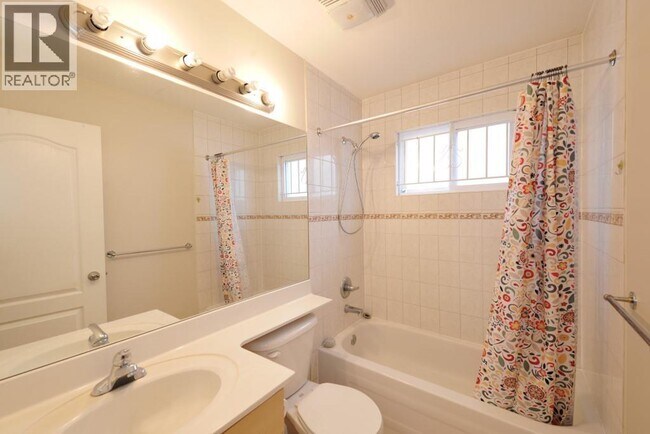 Photo du bâtiment - 7xx W 69th Ave