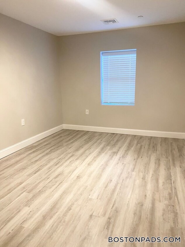 Foto del edificio - 4380 N Main St
