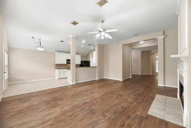 Building Photo - 11619 Cedarvale Ln