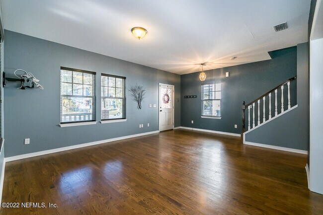 Building Photo - 1423 Ionia St