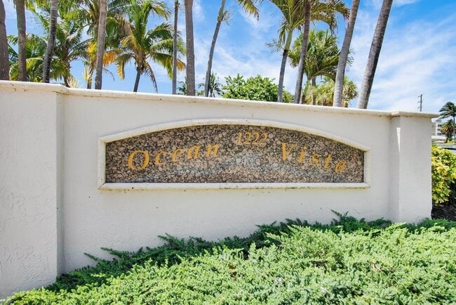 Photo - 1222 Hillsboro Mile Townhome