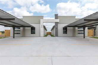 Building Photo - 1902 W Violet Dr