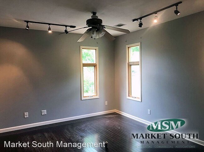 Foto del edificio - 4 br, 2 bath House - 418 Kinzie Avenue