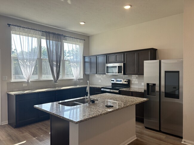 Foto del edificio - 10607 Natural Pond Rd