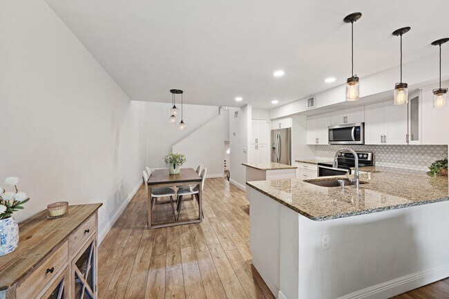 Foto del edificio - 388 Golfview Rd