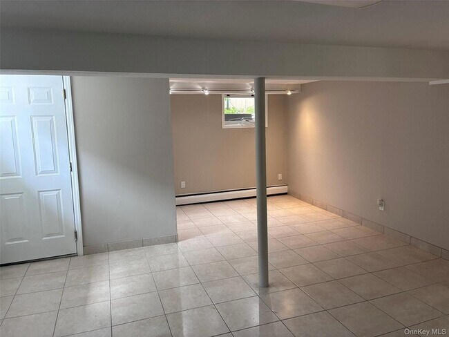 Foto del edificio - 56-25 136th St